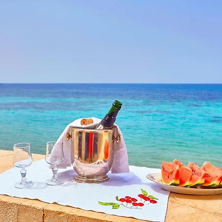 Be Mediterraneo, In Centro Sul Mare - In The Center Front - 80 Mq *