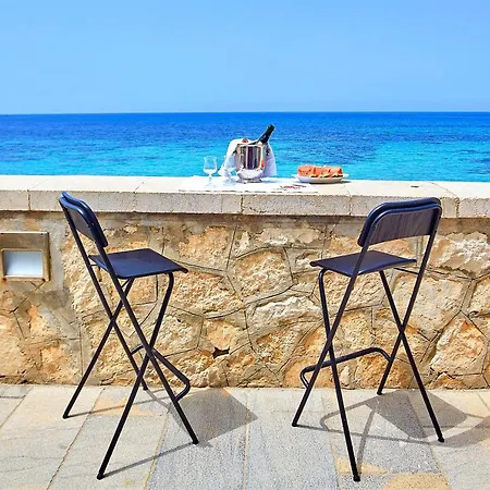 Be Mediterraneo, In Centro Sul Mare - In The Center Front - 80 Mq *